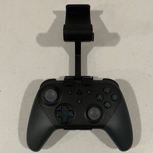 Amazon Luna Wireless Gaming Controller with Phone Mount